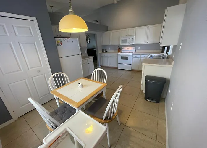 3 Bedroom Villa With Poolside Cinema And Games Room Close To Theme Parks Sleeps 6 Plus 2