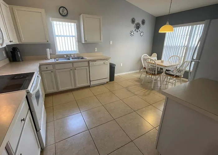 3 Bedroom Villa With Poolside Cinema And Games Room Close To Theme Parks Sleeps 6 Plus 2